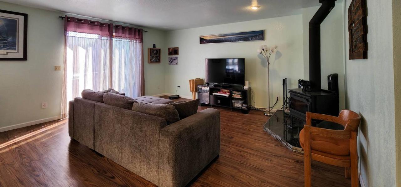 Trinity Escapes - Two Bedroom Two Bathroom Full Apartment Near Airport Anchorage Eksteriør billede